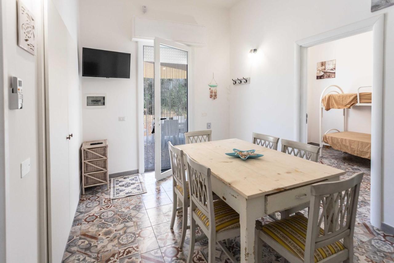 Villetta Andrea A Due Passi Dalla Sabbia - Apulia Home Torre San Giovanni Ugento Exteriör bild